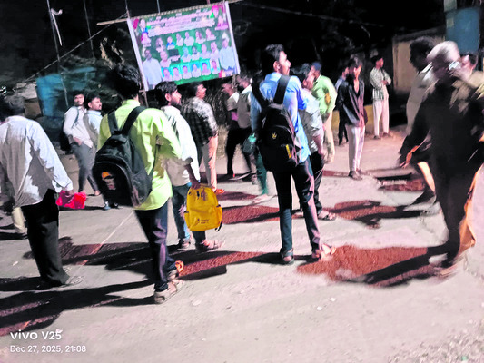 ప్రయాణికుల కస్సు‘బస్సు’1