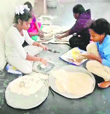 కేజీబీవీలో విద్యార్థినులతో వెట్టిచాకిరి 1