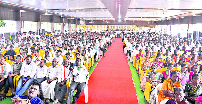 ప్రజల మెప్పు పొందాలి1