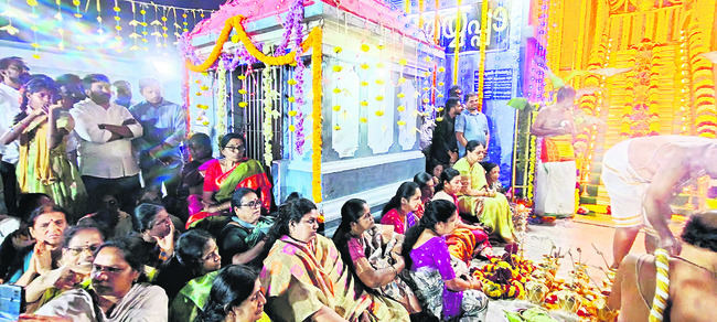 భక్తిశ్రద్ధలతో పడి పూజోత్సవం 2