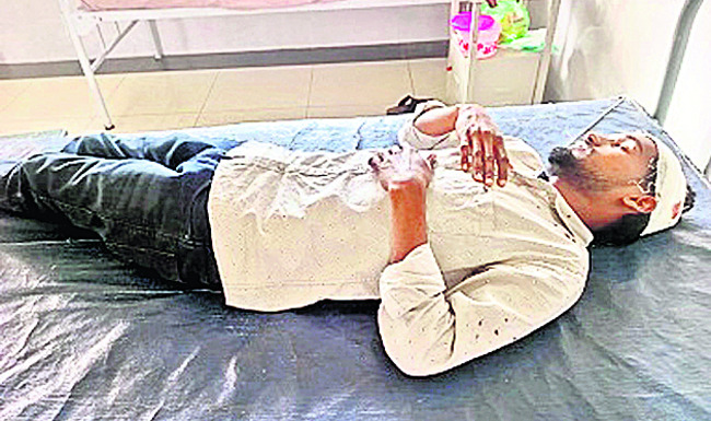 అధికార మదంతో పచ్చనేతల దౌర్జన్యం 2