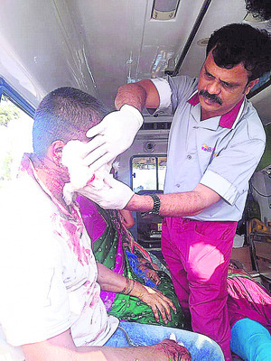 రెండు ఆటోలు ఢీ..2