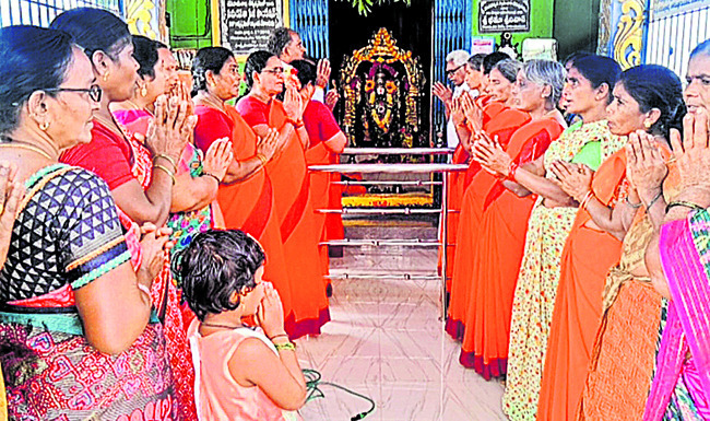 యూరియా కోసం పాట్లు3