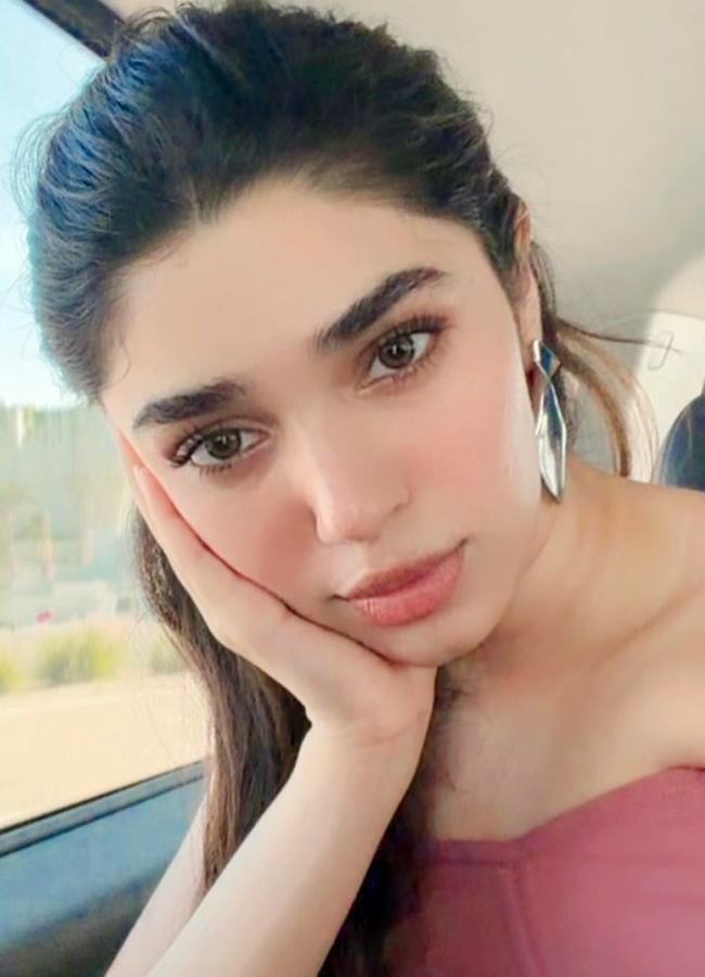 Uppena movie beauty Krithi Shetty enjoying her vacation in Abu Dhabi: Photos13