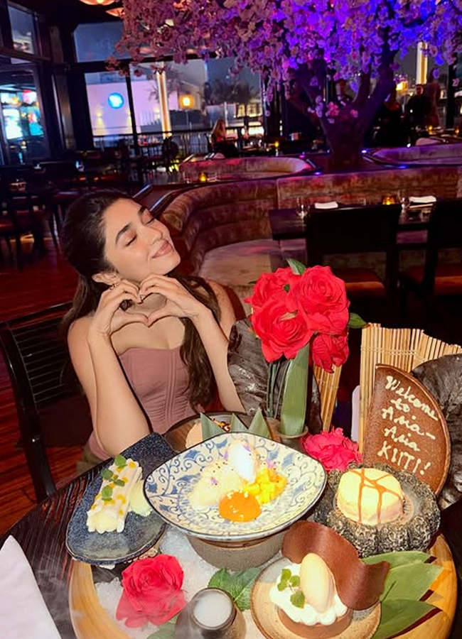 Uppena movie beauty Krithi Shetty enjoying her vacation in Abu Dhabi: Photos17