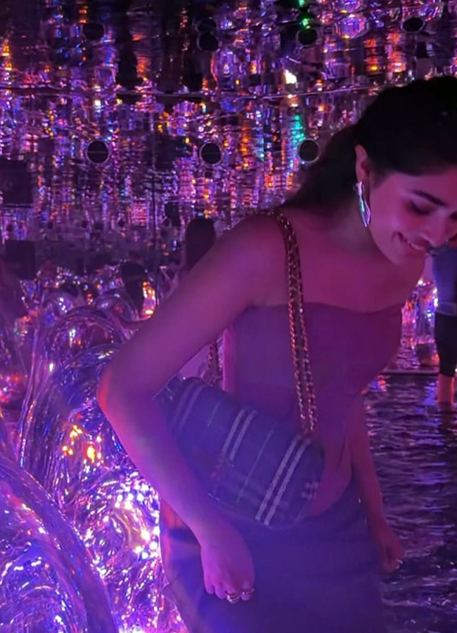 Uppena movie beauty Krithi Shetty enjoying her vacation in Abu Dhabi: Photos5