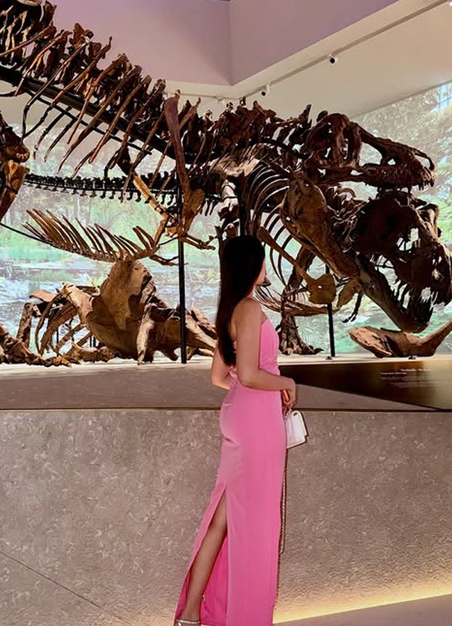 Uppena movie beauty Krithi Shetty enjoying her vacation in Abu Dhabi: Photos7