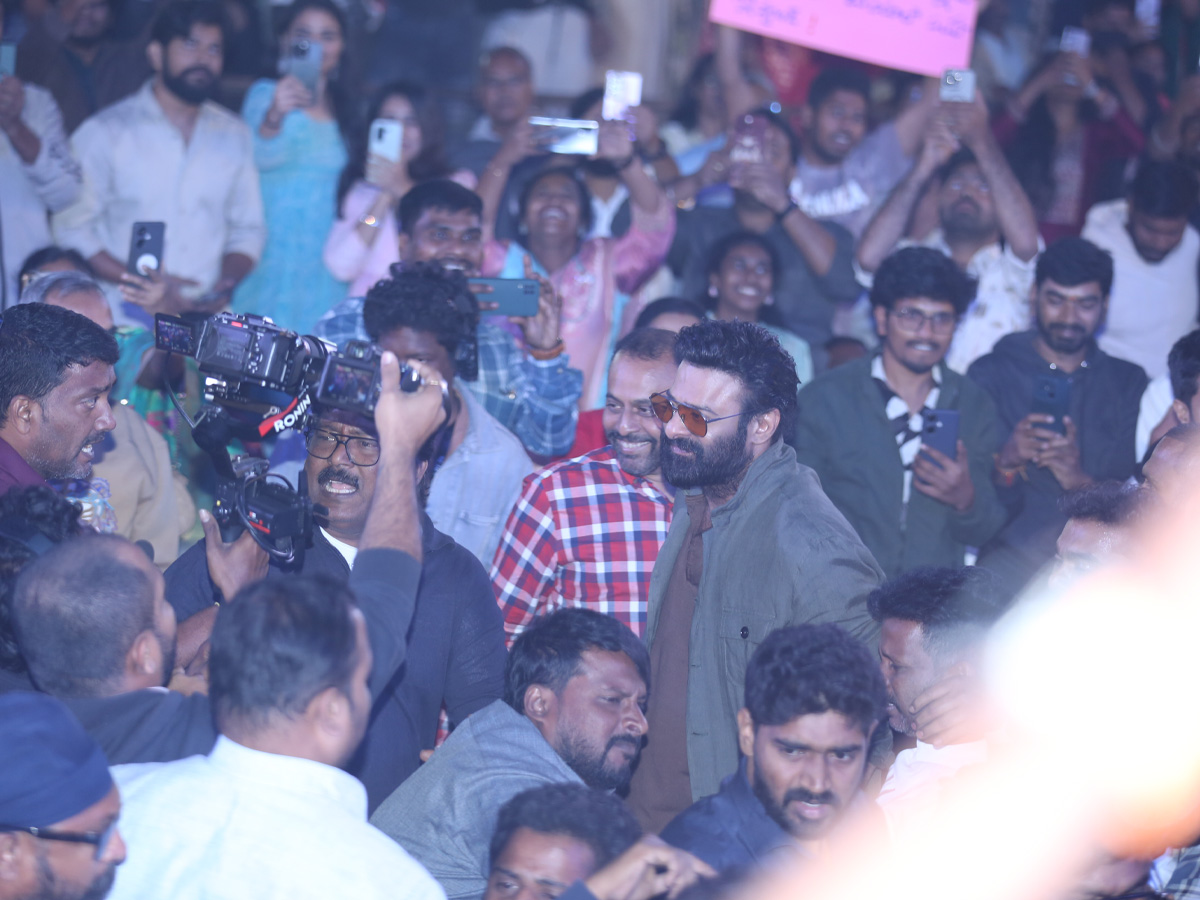 Fans created a buzz at Prabhas's Raja Saab pre-release event Photos.2