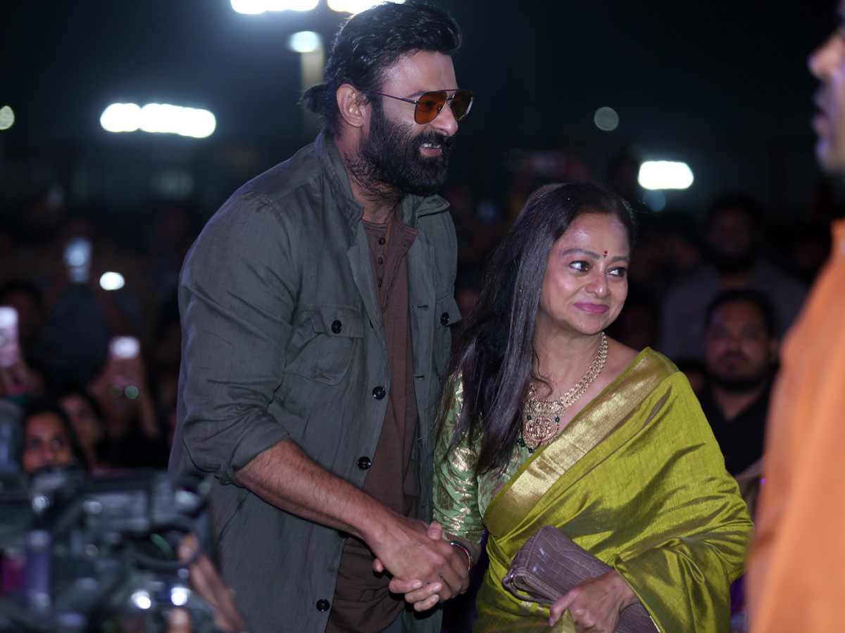 Fans created a buzz at Prabhas's Raja Saab pre-release event Photos.14