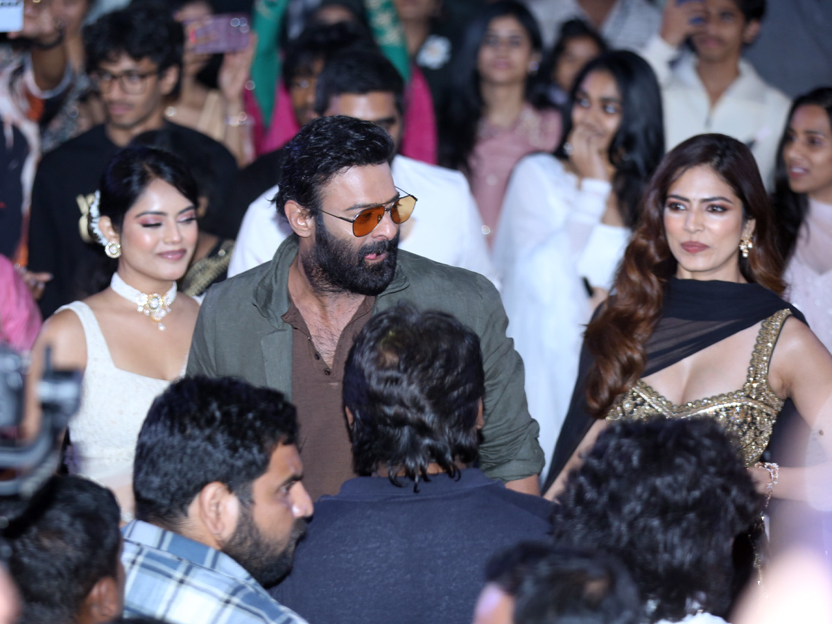 Fans created a buzz at Prabhas's Raja Saab pre-release event Photos.3