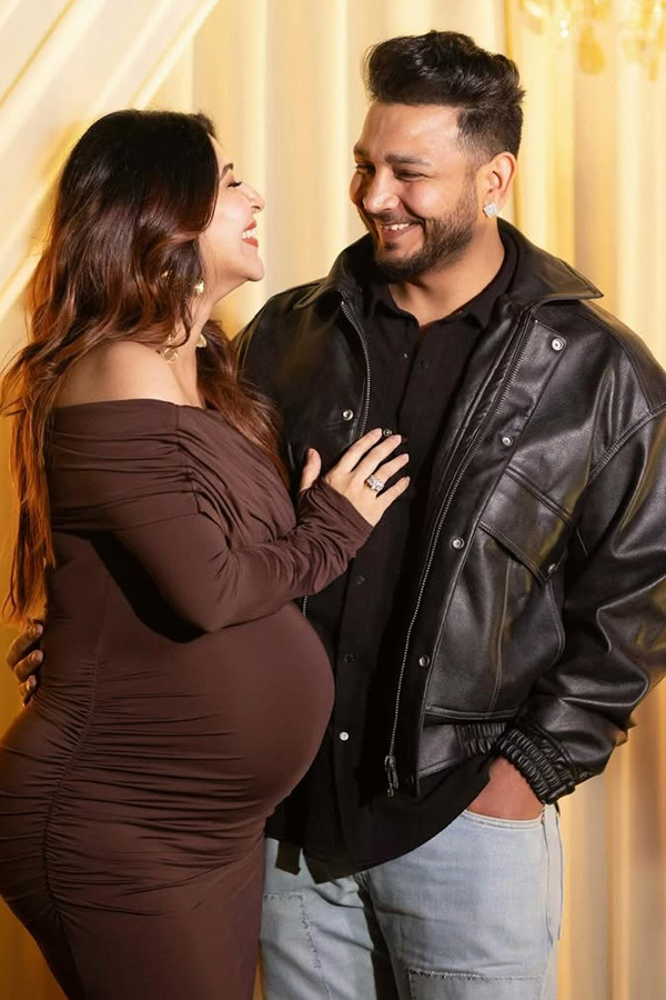 Sonarika Bhadoria Celebrating Birthday With Baby Bump Photos15