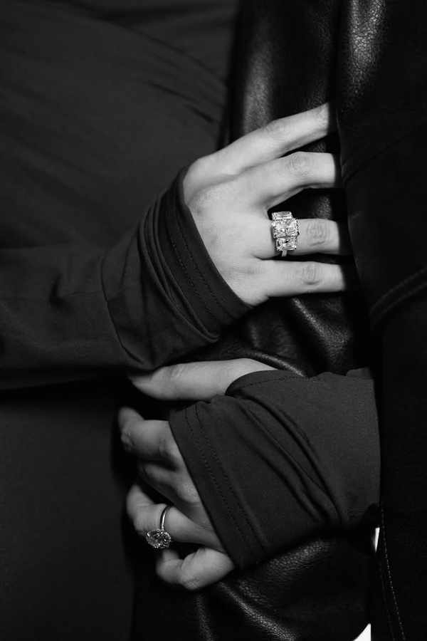 Sonarika Bhadoria Celebrating Birthday With Baby Bump Photos5