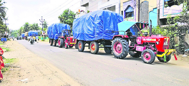 సాయం లేక.. సాగలేక..!1