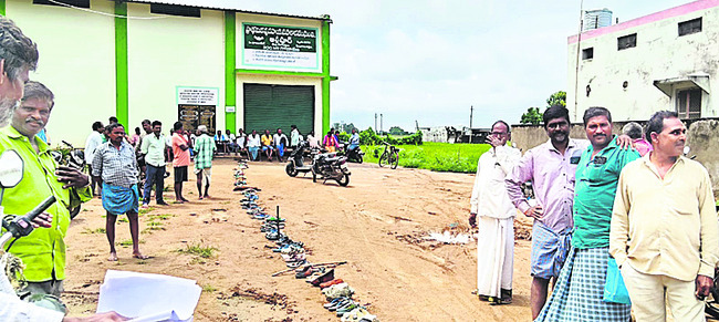 ఒడిదొడుకుల సాగు1