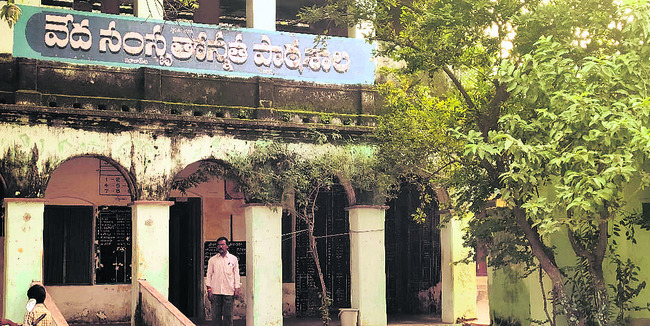 ఆడుతూ.. గెలుస్తూ.. 1