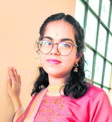 భవనంపై నుంచి పడి ఇంటర్‌ విద్యార్థిని మృతి  
1