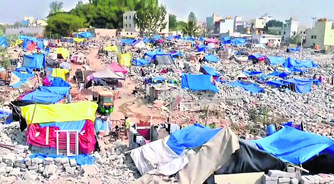 కబ్జాల తొలగింపు.. కేరళ కయ్యం1