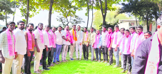 సమస్యల పరిష్కారానికి కృషి చేయాలి
1