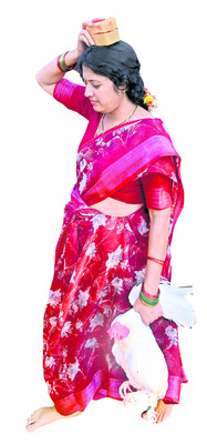 తల్లులకు తనివితీరా మొక్కులు.. 2