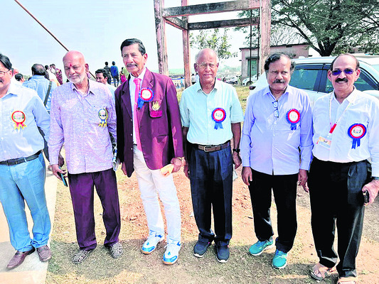 చదువుకోవాలనే పట్టుదల ఉండాలి.. 1