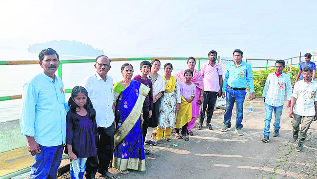 భద్రాద్రి రామయ్య సేవలో అదనపు కమిషనర్‌ 3