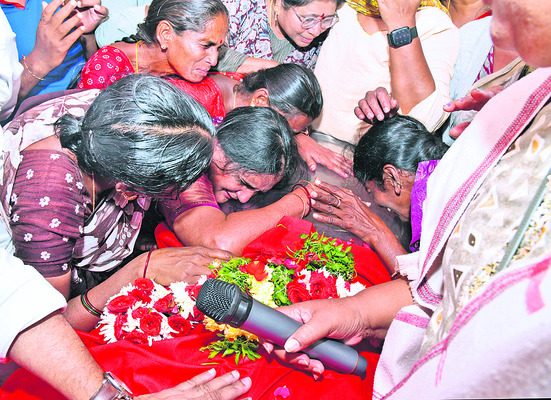 విలపించిన పుల్లెంల1