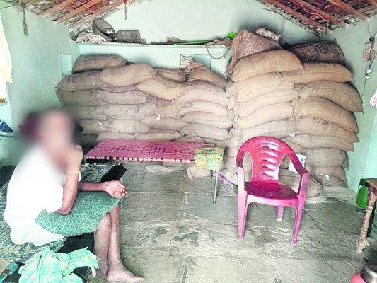 వేలానికి దొడ్డు బియ్యం1