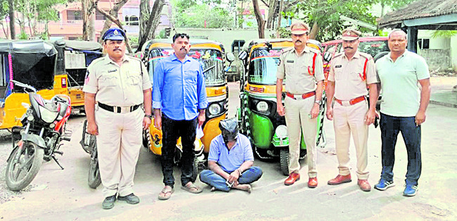 చోరీలకు పాల్పడుతున్న వ్యక్తి అరెస్ట్‌ 1