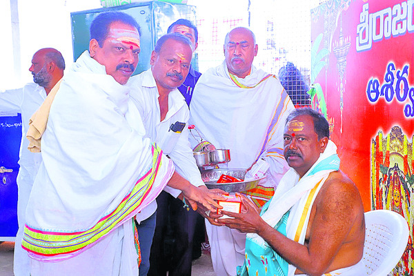 భీమన్న గుడిలో భక్తుల రద్దీ 1