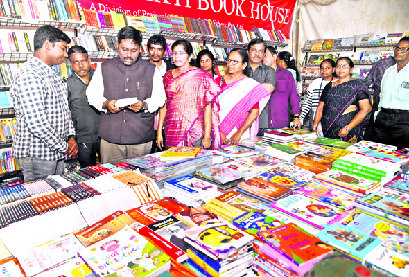 విశాఖ అభివృద్ధిలో కార్మికుల పాత్ర కీలకం1