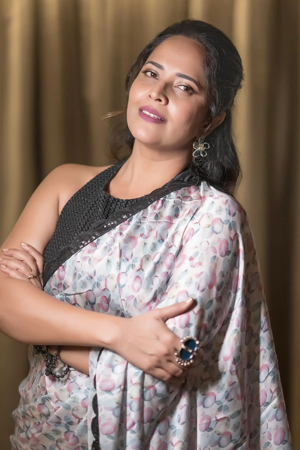 Anchor Anasuya Bharadwaj Shared Intresting Post On Social Media Photos3