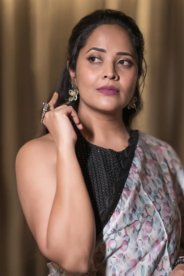 Anchor Anasuya Bharadwaj Shared Intresting Post On Social Media Photos5