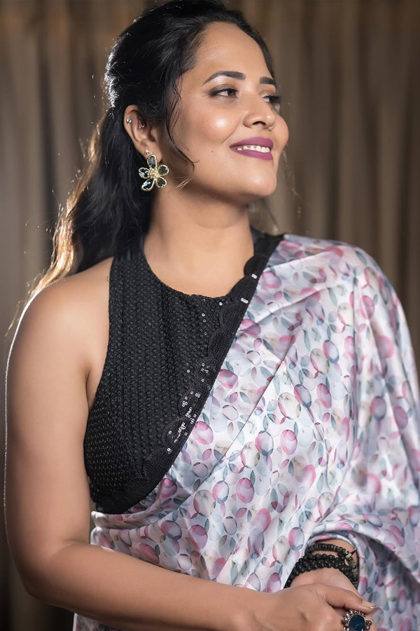 Anchor Anasuya Bharadwaj Shared Intresting Post On Social Media Photos6