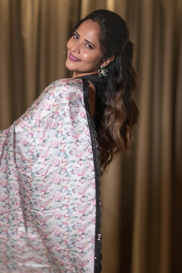 Anchor Anasuya Bharadwaj Shared Intresting Post On Social Media Photos7