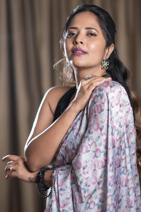 Anchor Anasuya Bharadwaj Shared Intresting Post On Social Media Photos11