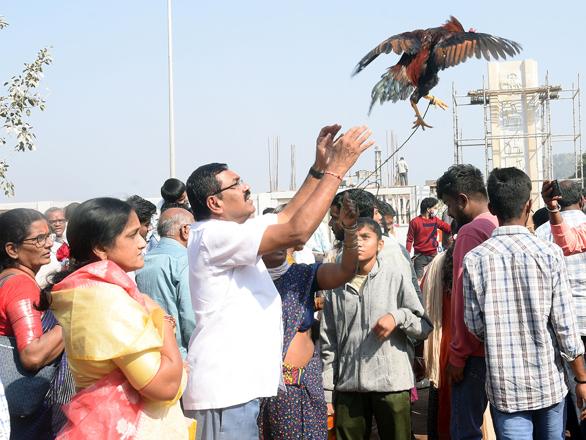 Medaram Sammakka Sarakka Jatara 2025 Photos1