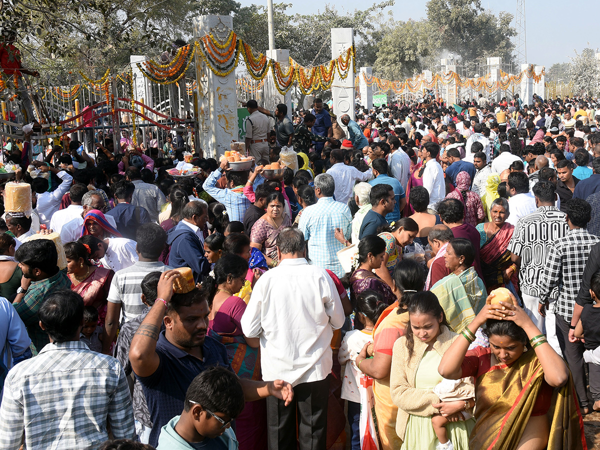 Medaram Sammakka Sarakka Jatara 2025 Photos28