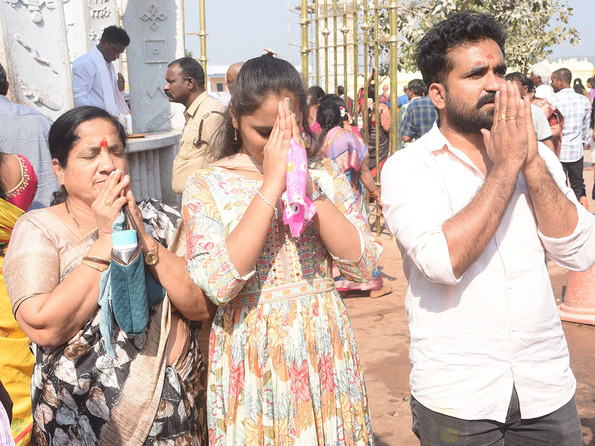 Medaram Sammakka Sarakka Jatara 2025 Photos3