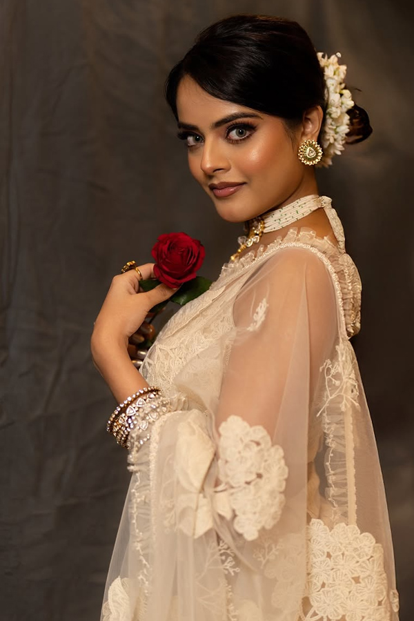 Prabhas Gift Actress Riddhi Kumar Saree Photos13