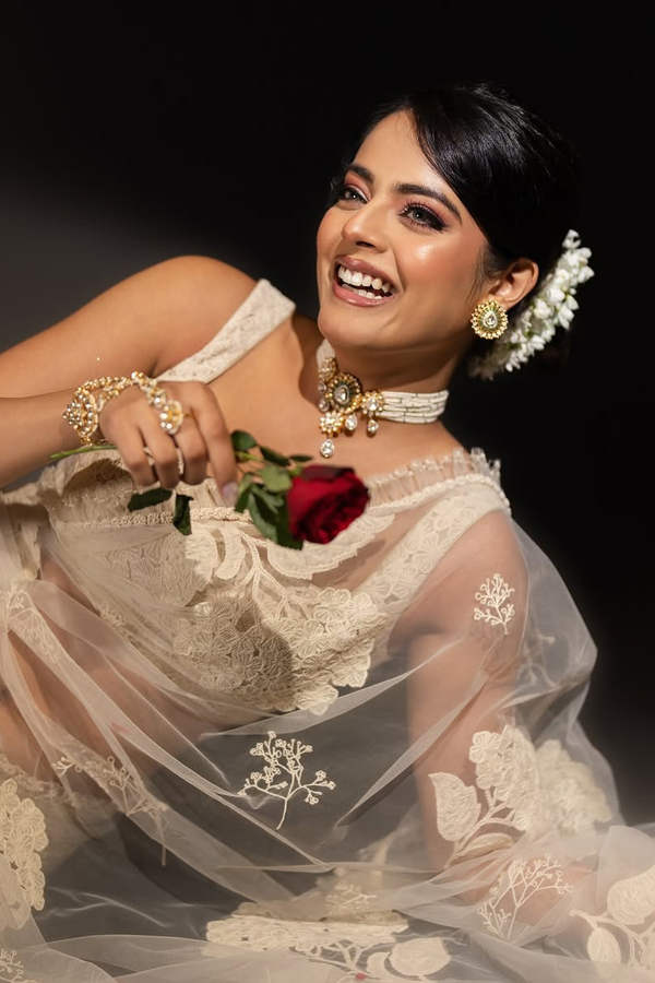 Prabhas Gift Actress Riddhi Kumar Saree Photos8