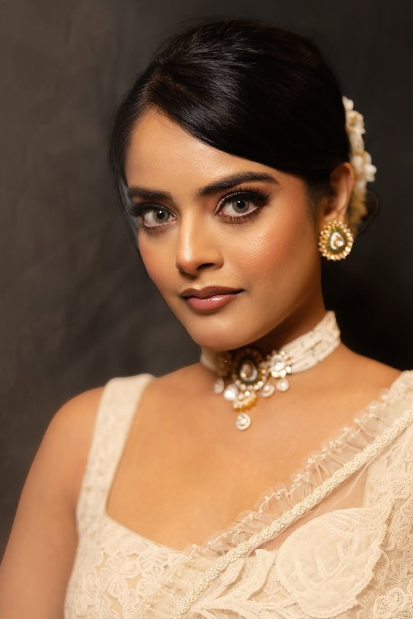 Prabhas Gift Actress Riddhi Kumar Saree Photos9