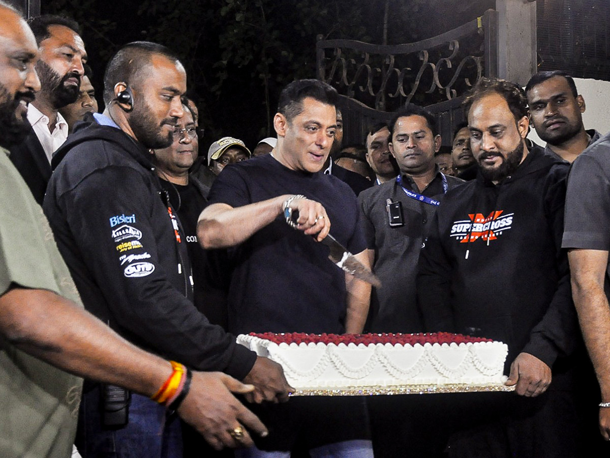 Salman Khan 60th Birthday Celebration Viral Photos19