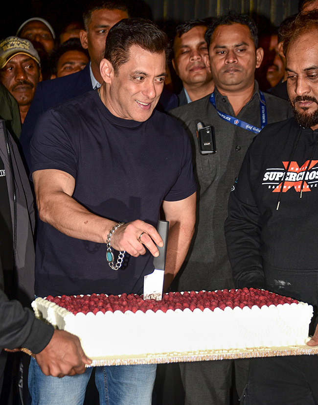 Salman Khan 60th Birthday Celebration Viral Photos21
