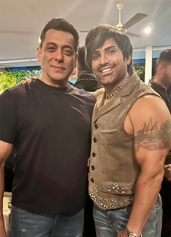 Salman Khan 60th Birthday Celebration Viral Photos8