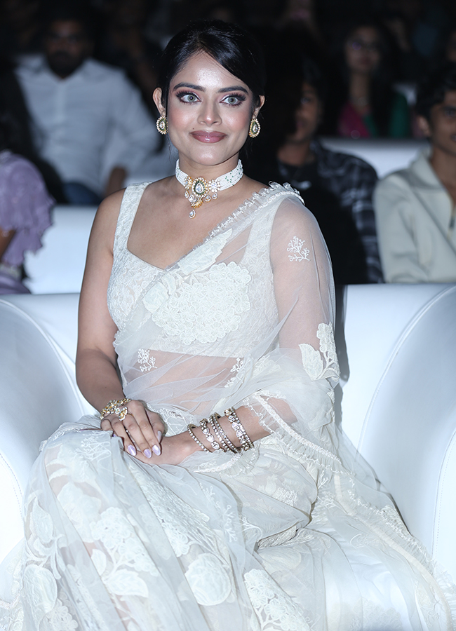 The Raja Saab : Heroines in Riddhi Kumar, Malavika Mohanan Photos3