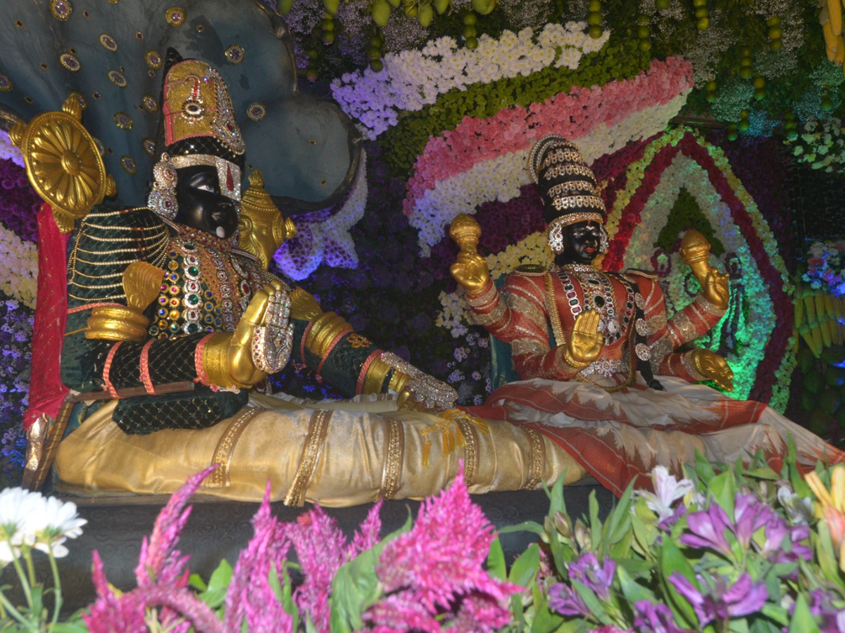 Tirumala Vaikunta Ekkadasi Decoration In Tirumala Photos4