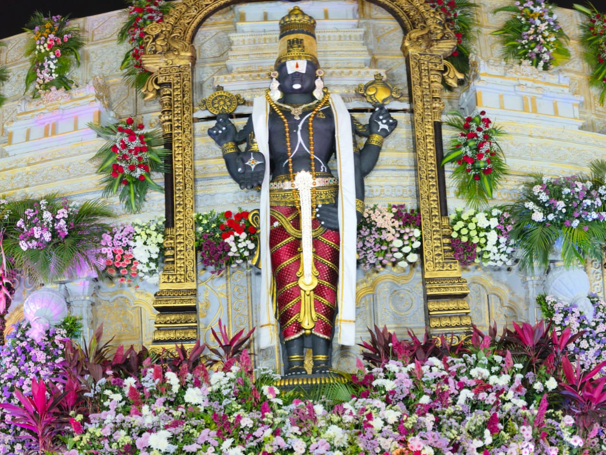 Tirumala Vaikunta Ekkadasi Decoration In Tirumala Photos8