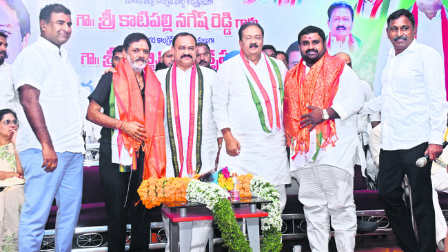 అట్టహాసంగా డీసీసీ ప్రమాణస్వీకారం1