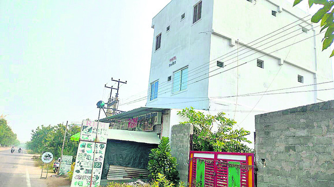 శివా.. పార్వతులకు నీడేది?1