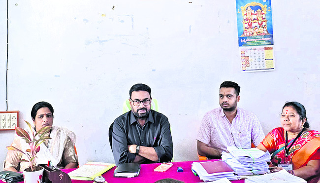 నామినేషన్ల ప్రక్రియ పరిశీలన1